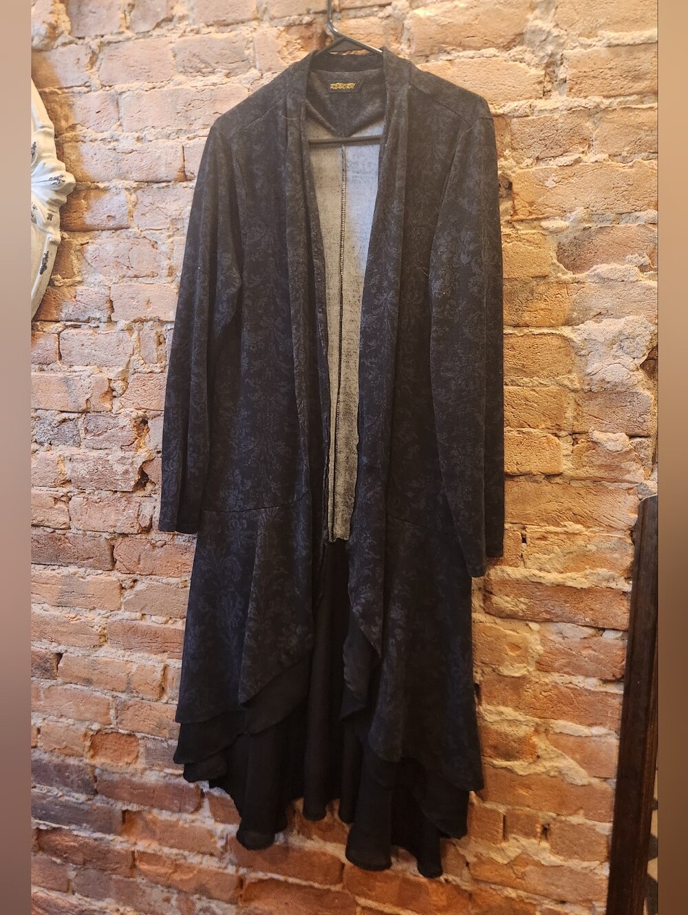 Like New! Reborn Women's Black Damask Print Long Cardigan Duster Size 1X